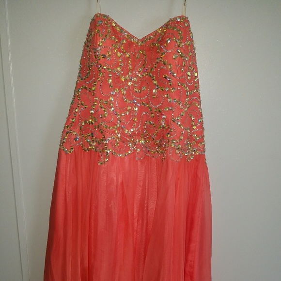 Prom Dress - Picture 2 of 3